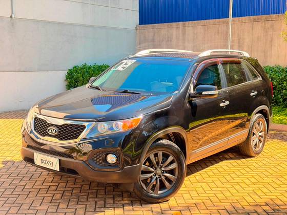 KIA SORENTO 2.4 EX2 4X2 16V GASOLINA 4P 7 LUGARES AUTOMÁTICO KIA SORENTO 2.4 EX2 4X2 16V GASOLINA 4P 7 LUGARES AUTOMÁTICO